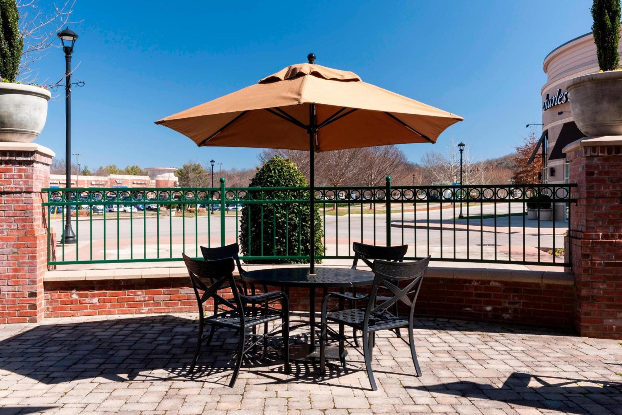 Отель Courtyard By Marriott Franklin Cool Springs Экстерьер фото