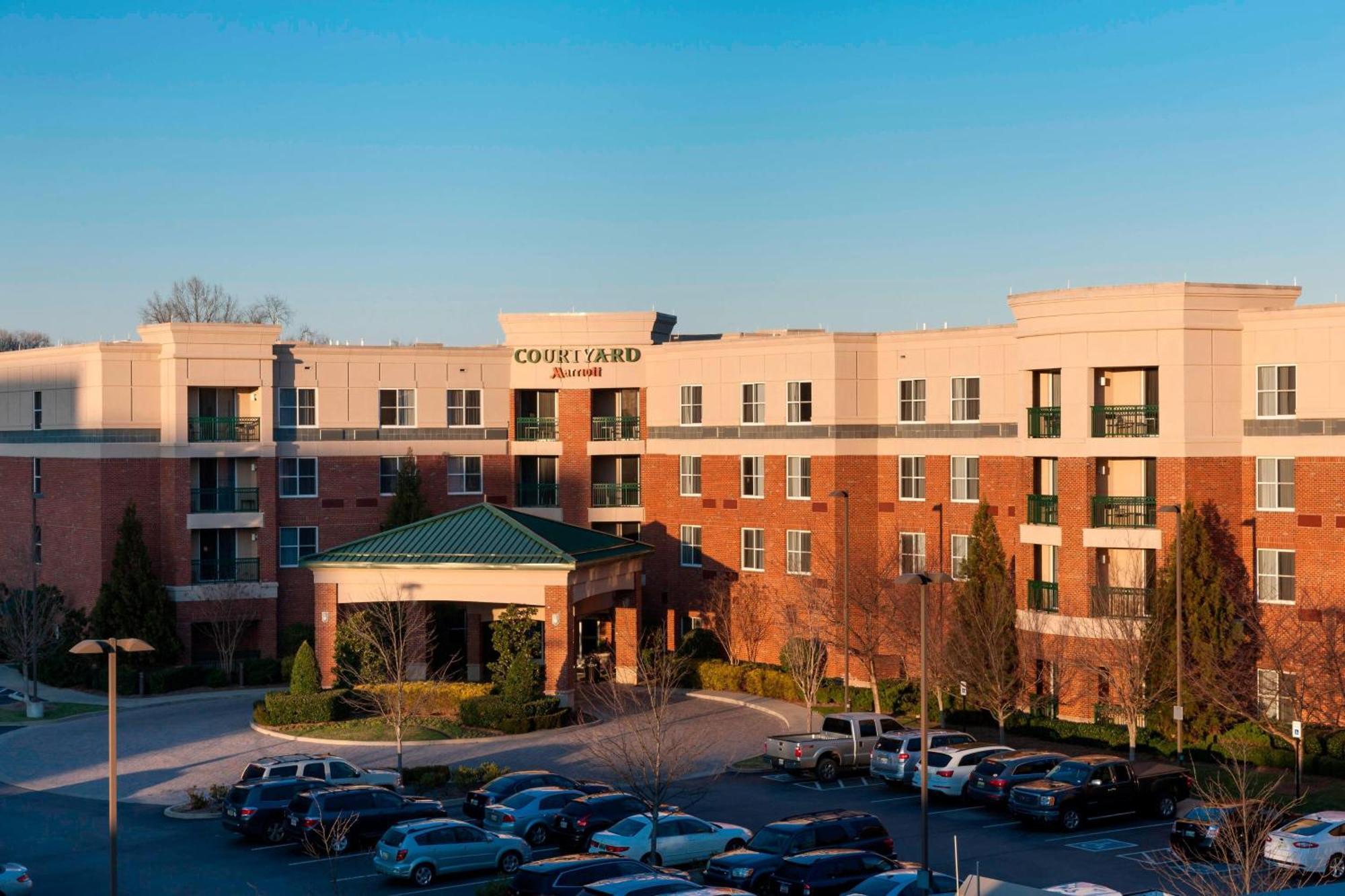 Отель Courtyard By Marriott Franklin Cool Springs Экстерьер фото