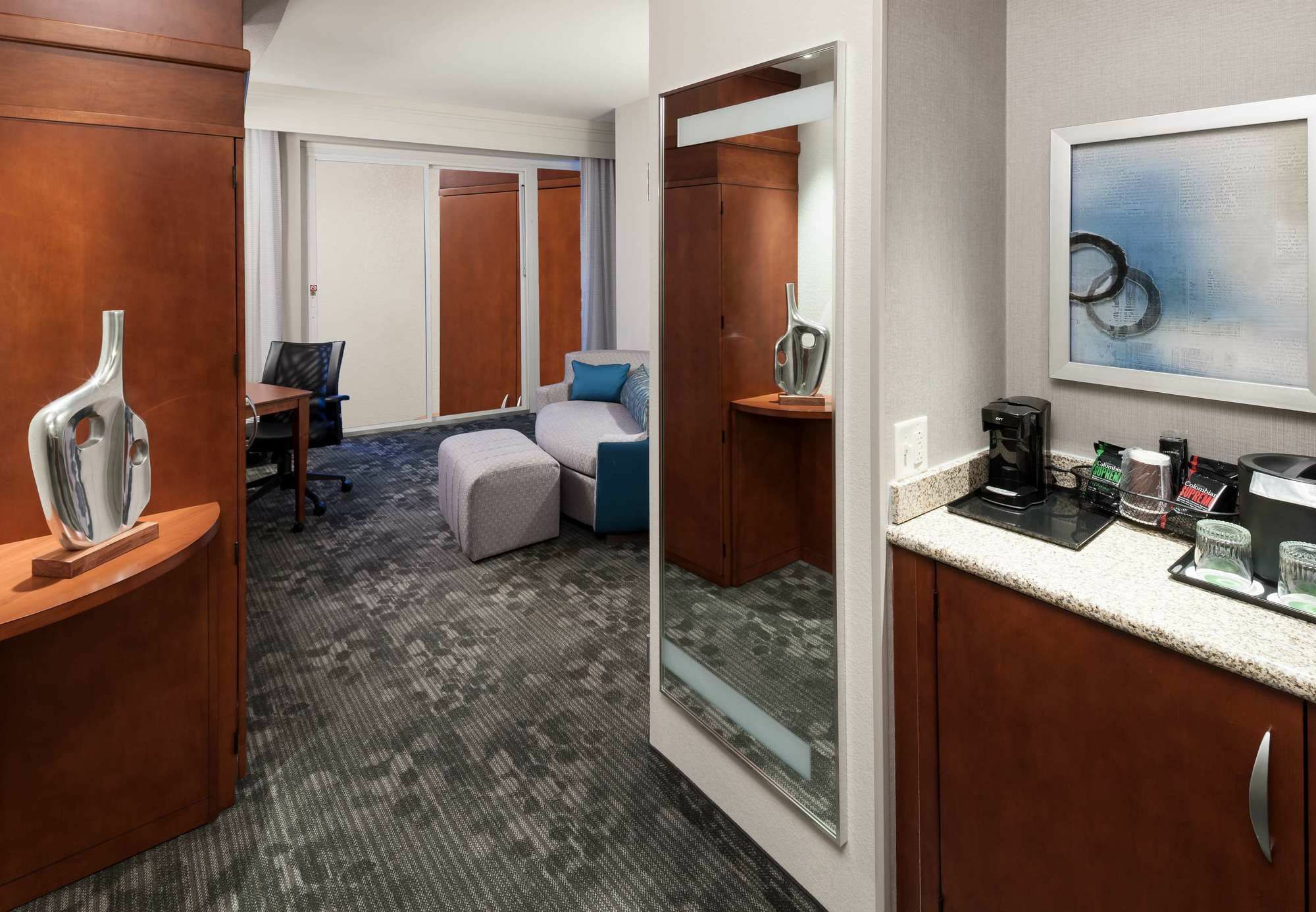 Отель Courtyard By Marriott Franklin Cool Springs Экстерьер фото