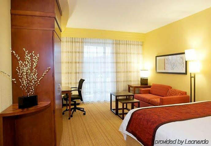 Отель Courtyard By Marriott Franklin Cool Springs Экстерьер фото